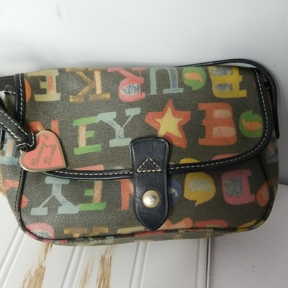 DOONEY AND BOURKE VINTAGE  CROSSBODY SIGNATURE LOG - Picture 3 of 8